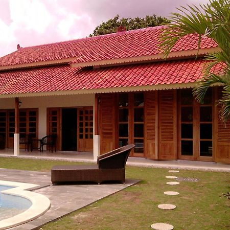 Villa Pondok Terra Γιογκιακάρτα Εξωτερικό φωτογραφία